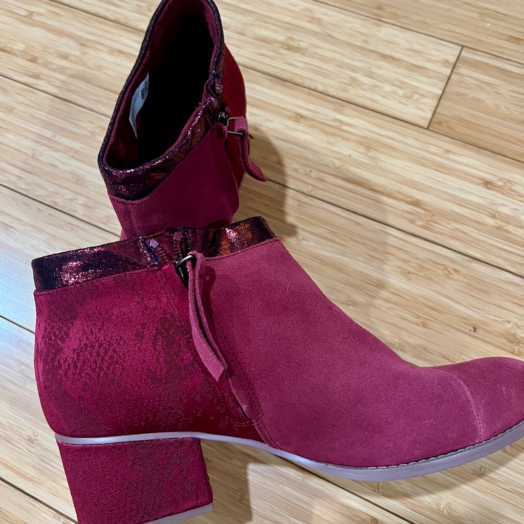 Toms Loren Burgundy Ankle Boots Sz 9.5